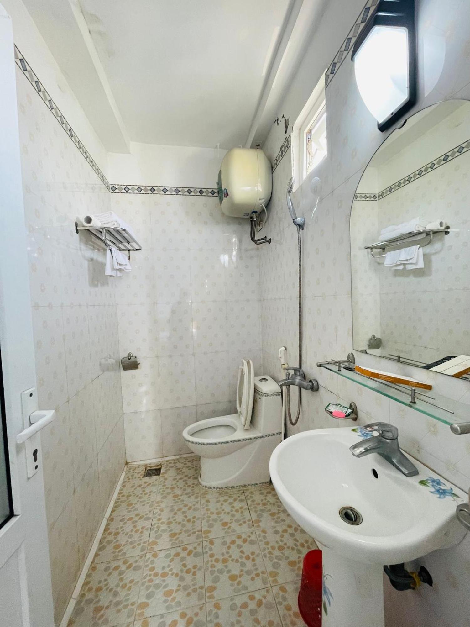 Hotel Khach San Ngoc Ly 8 Thanh Hóa Zewnętrze zdjęcie